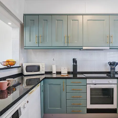 Panorama Apartment *