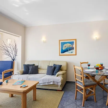 Panorama Apartment *